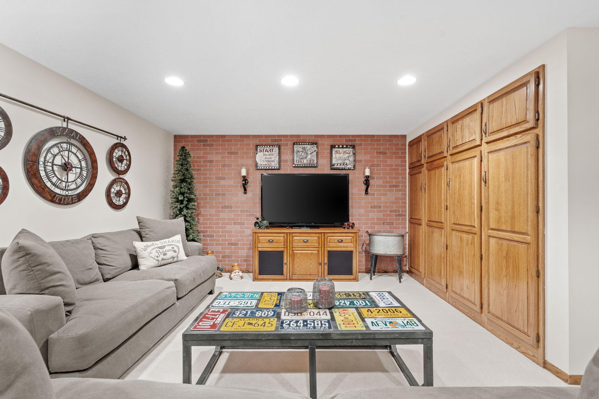 47-web-or-mls-17469 Lorence Way-47.jpg