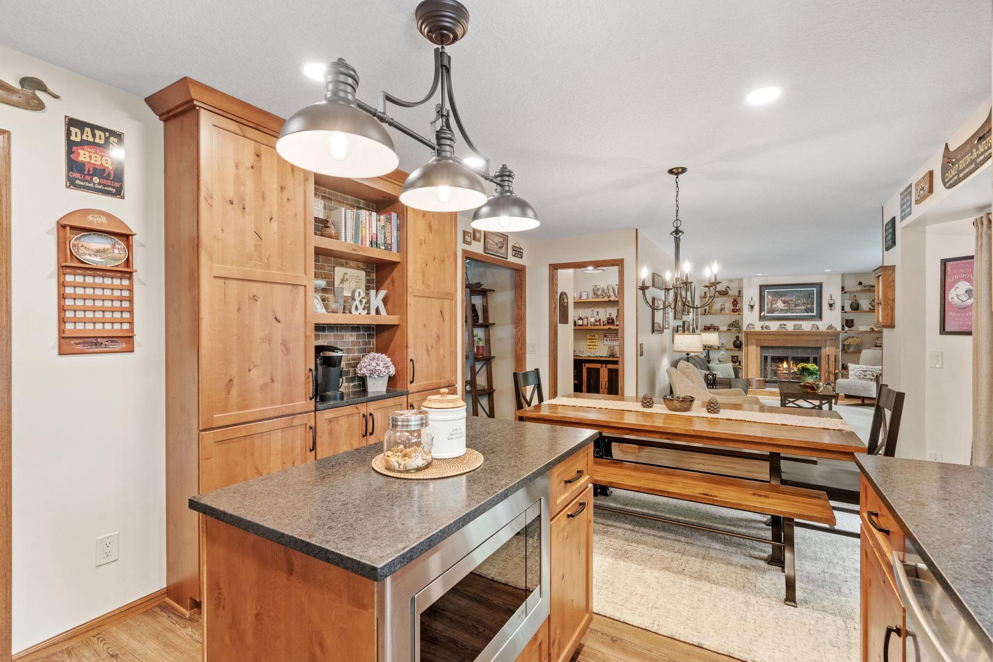 23-web-or-mls-17469 Lorence Way-23.jpg