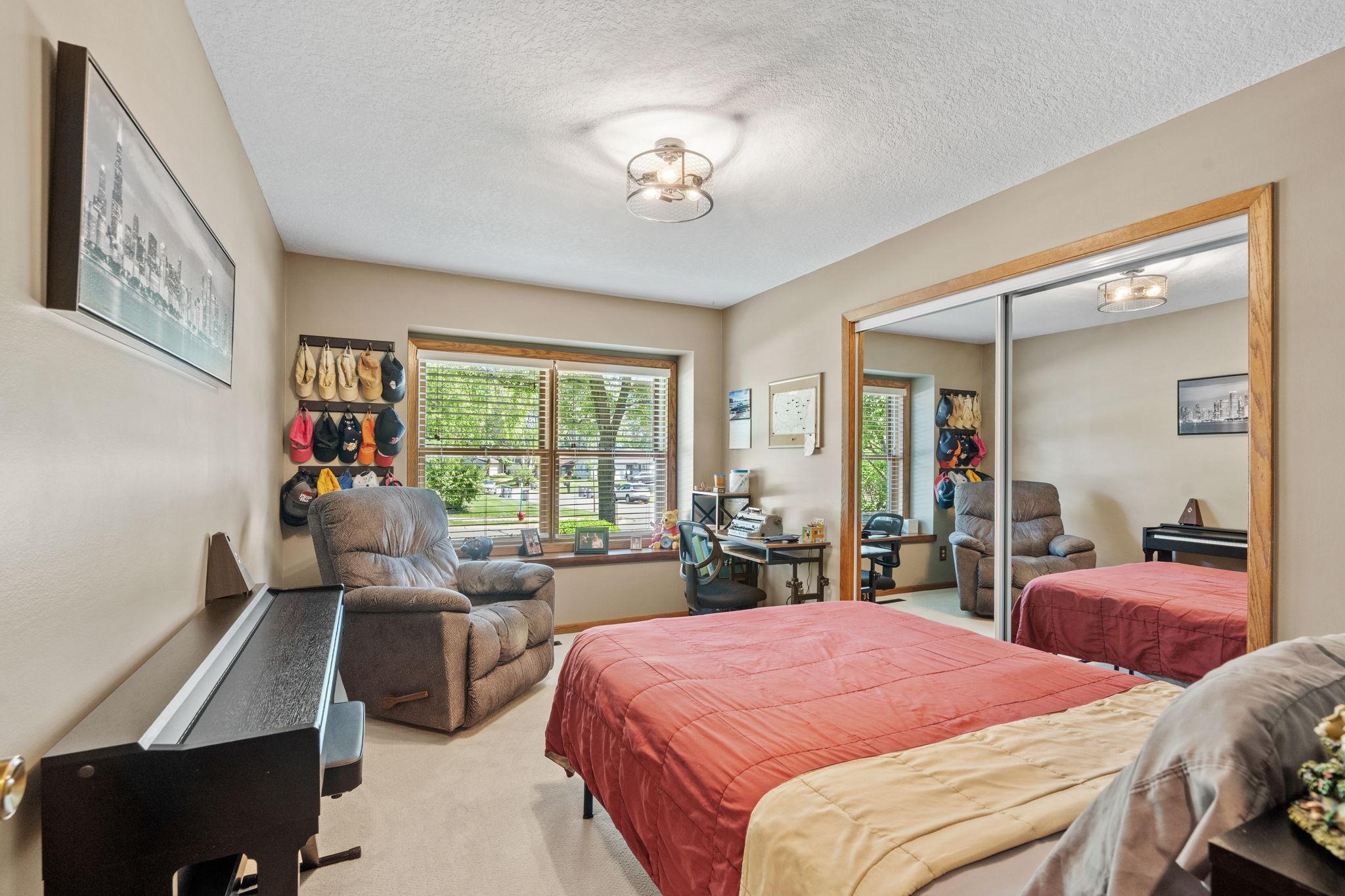 41-web-or-mls-17469 Lorence Way-41.jpg