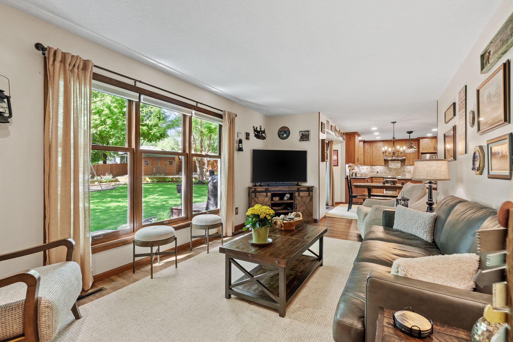 33-web-or-mls-17469 Lorence Way-33.jpg