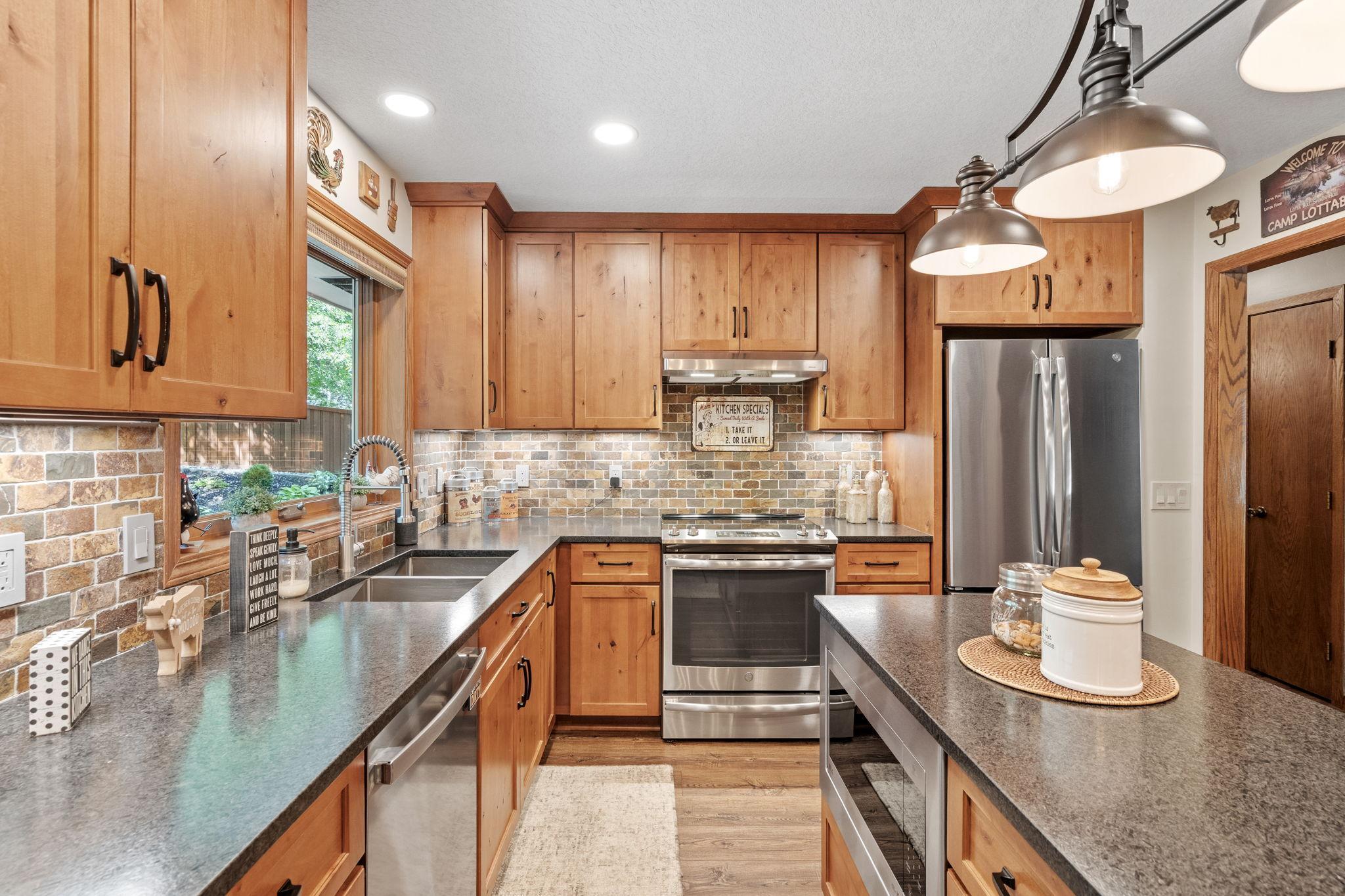 24-web-or-mls-17469 Lorence Way-24.jpg