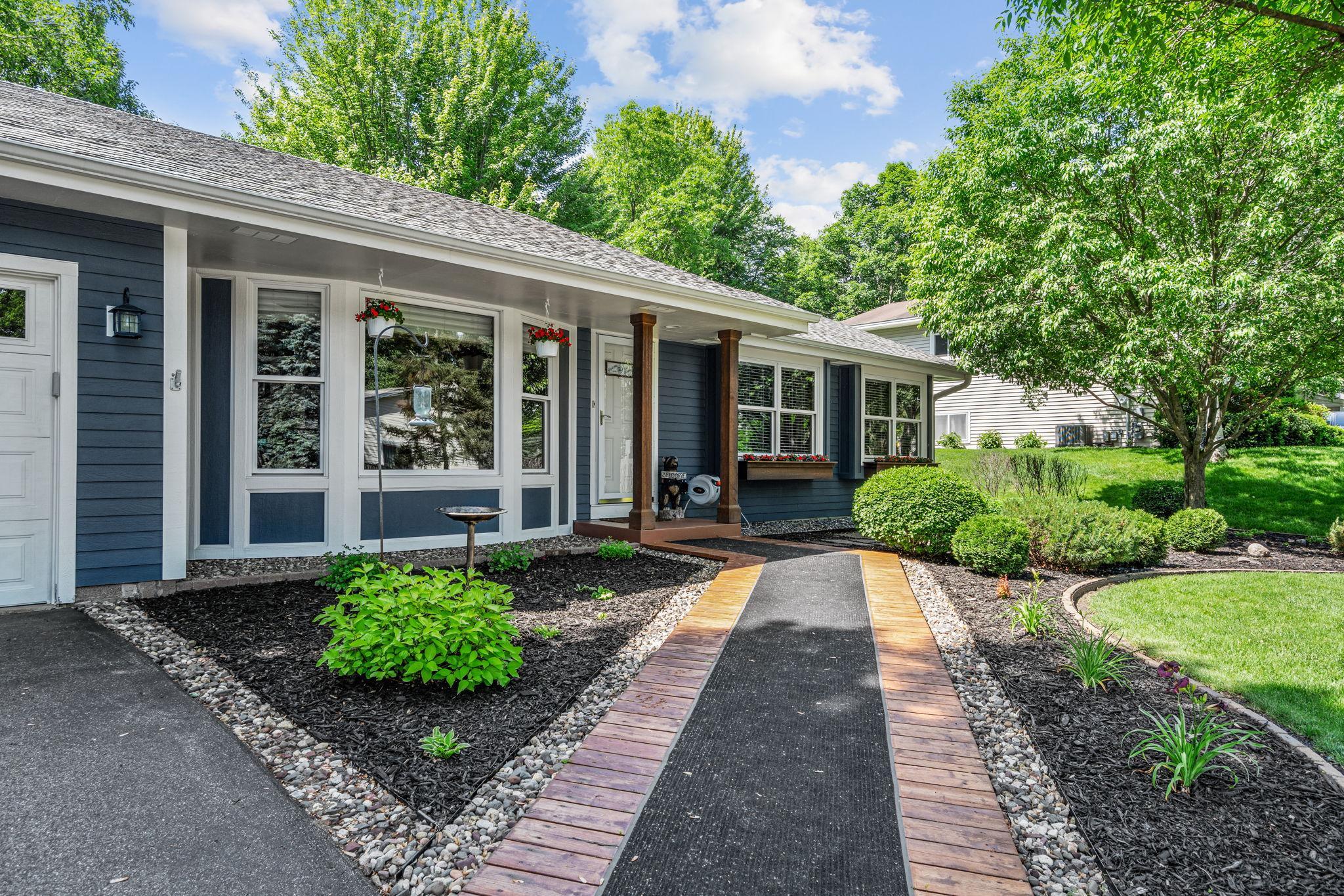 5-web-or-mls-17469 Lorence Way-5.jpg