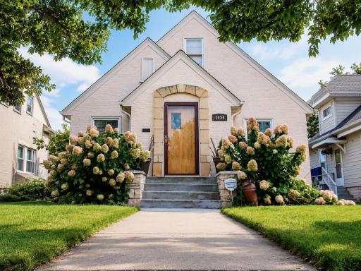 1654 Juno Avenue, Saint Paul, MN 55116