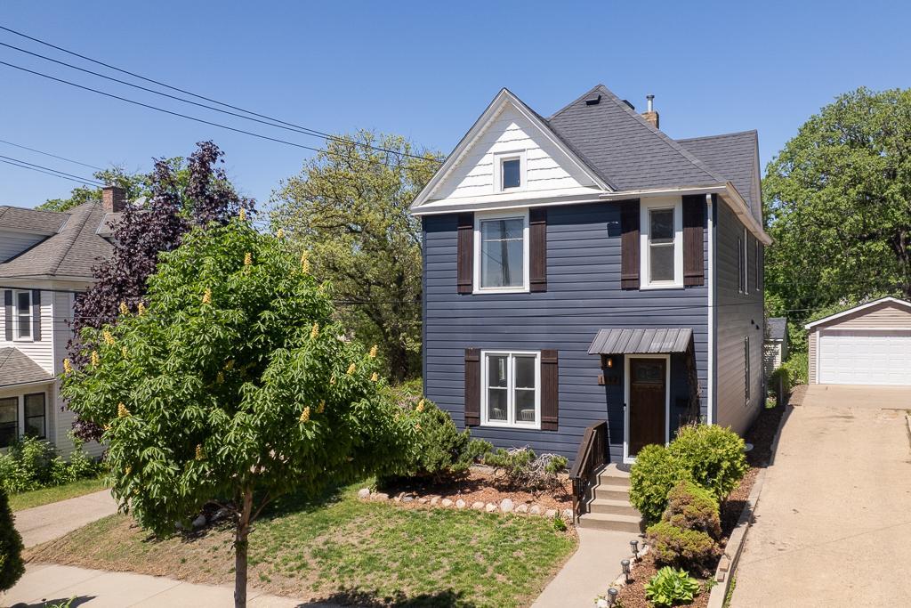 1117 26th Ave NE.jpg