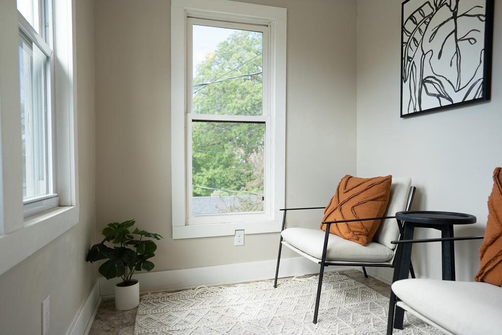 1117 26th Ave NE-23.jpg