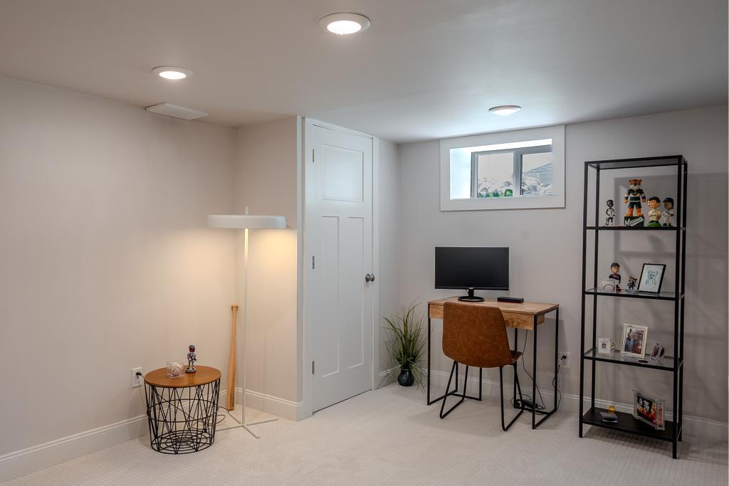 1117 26th Ave NE-31.jpg