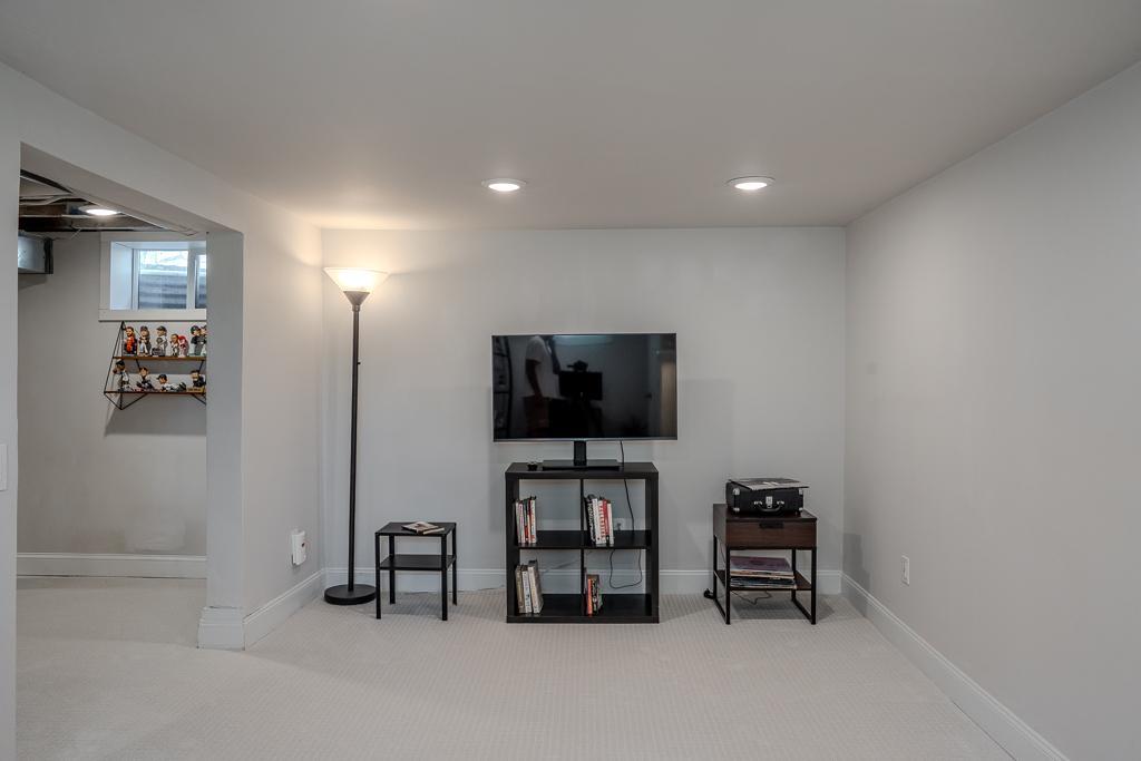 1117 26th Ave NE-32.jpg