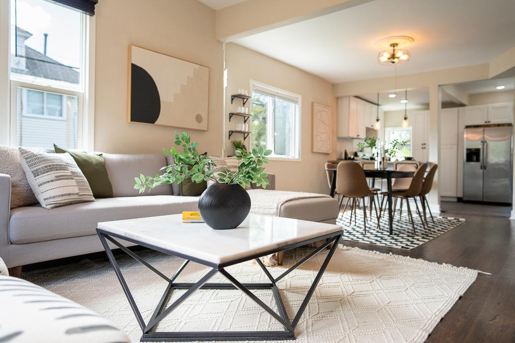 1117 26th Ave NE-5.jpg