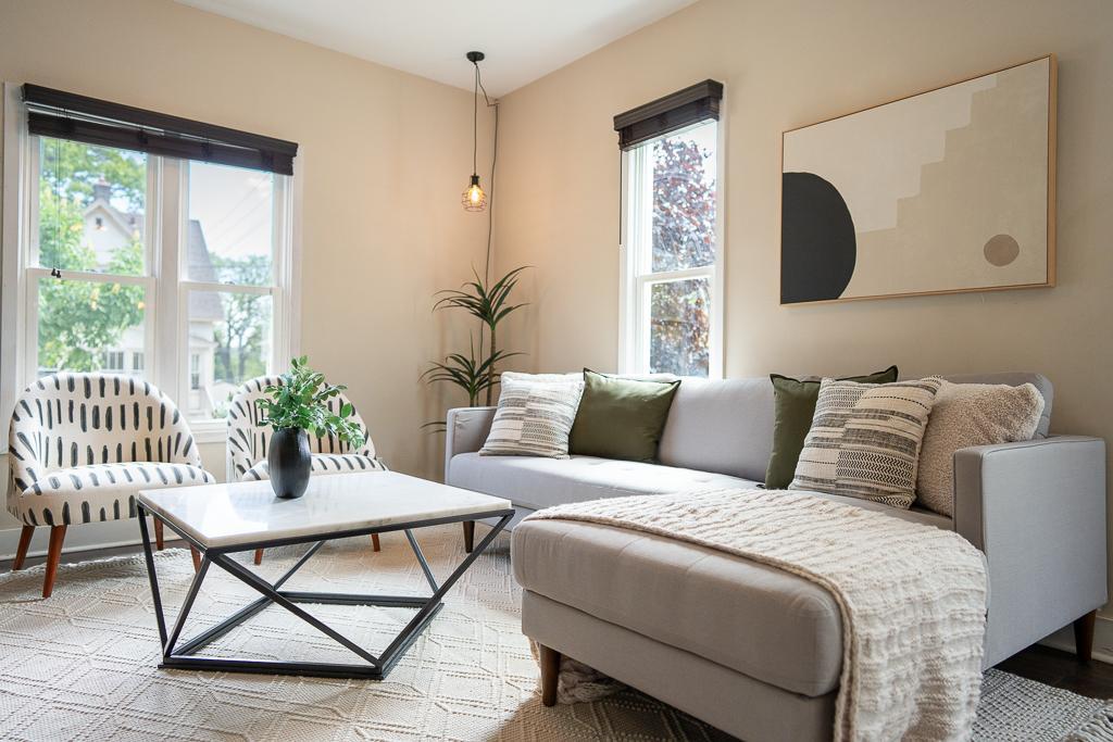 1117 26th Ave NE-13.jpg