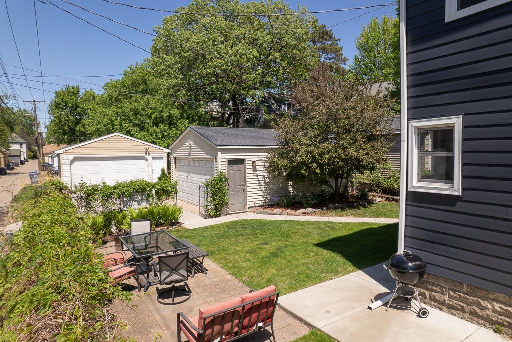 1117 26th Ave NE-36.jpg