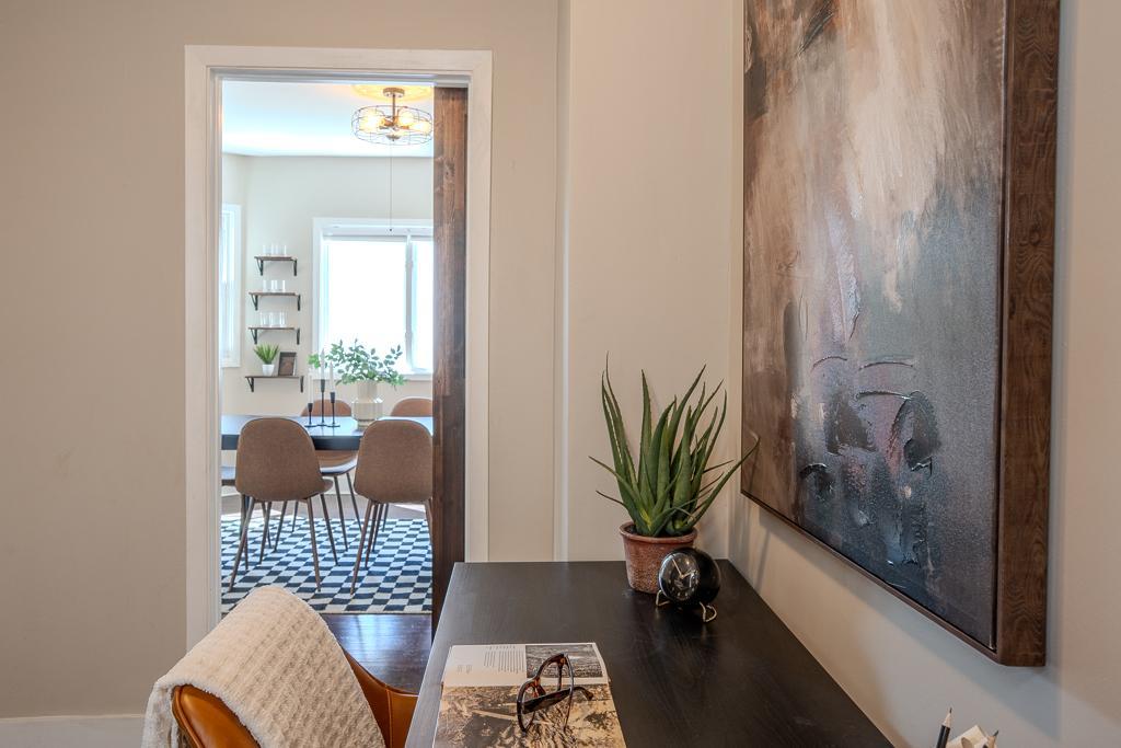1117 26th Ave NE-12.jpg