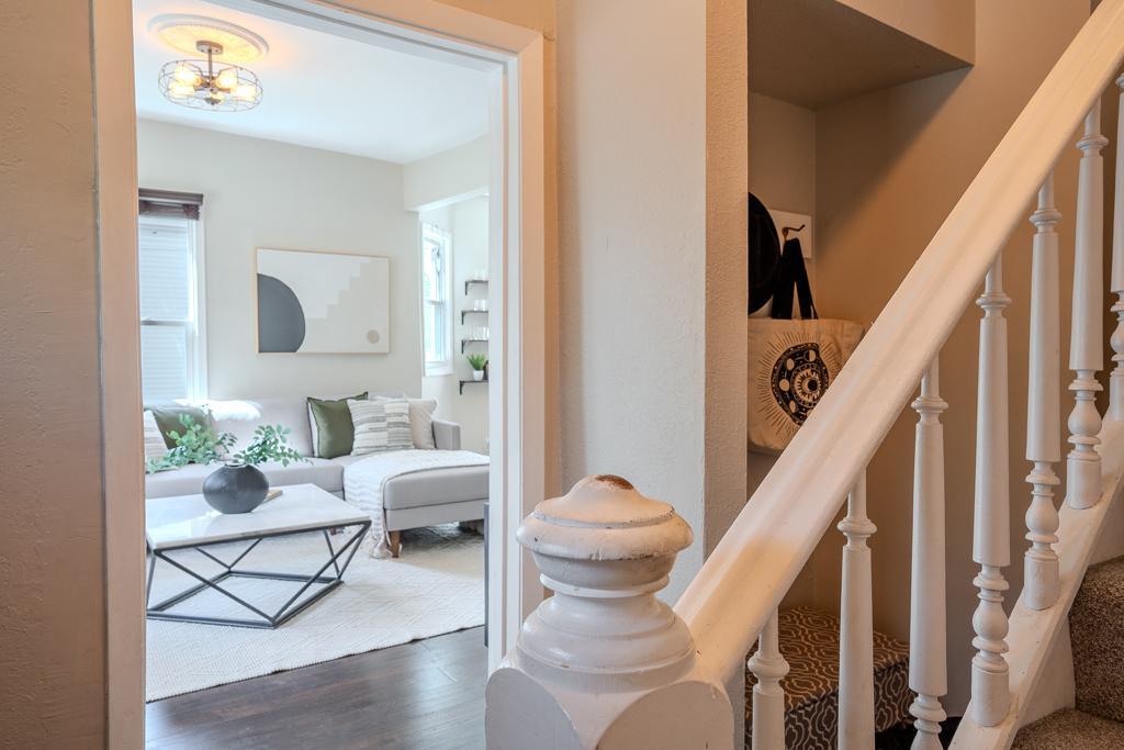 1117 26th Ave NE-14.jpg