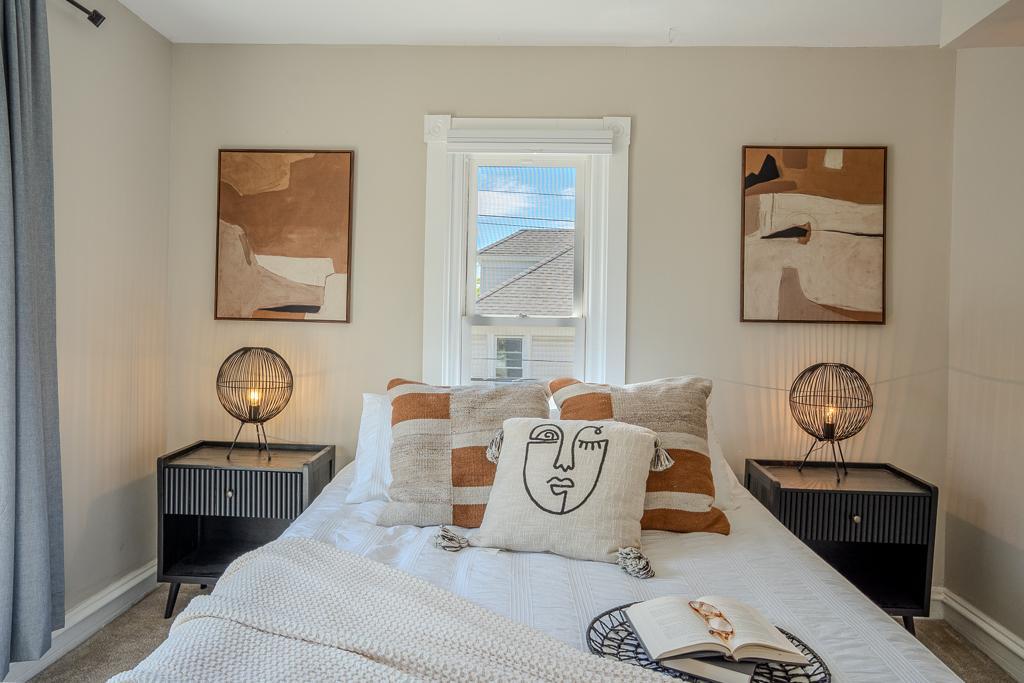 1117 26th Ave NE-16.jpg