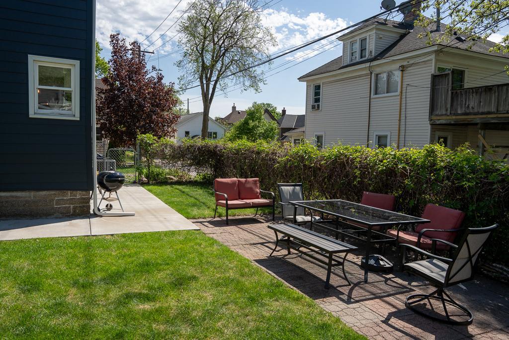 1117 26th Ave NE-37.jpg