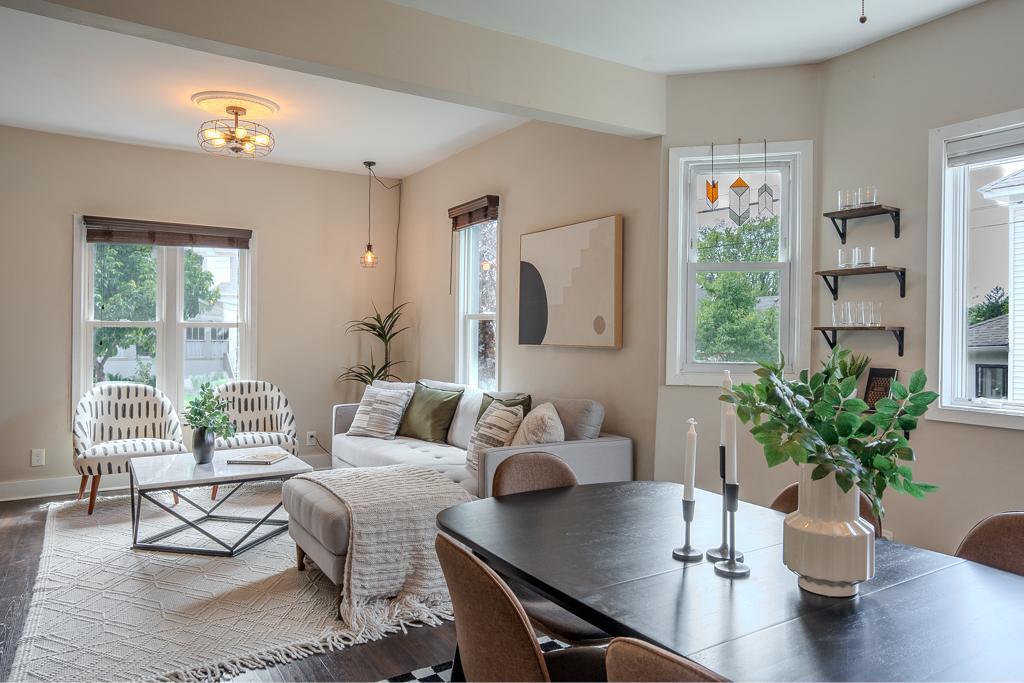 1117 26th Ave NE-9.jpg