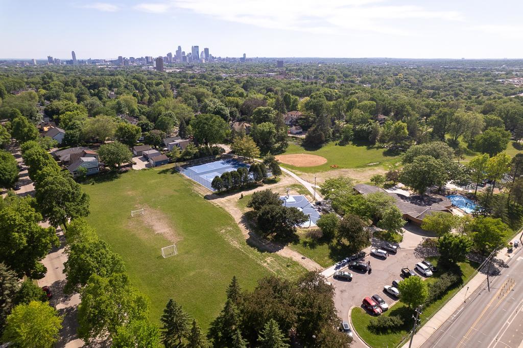 1117 26th Ave NE-53.jpg