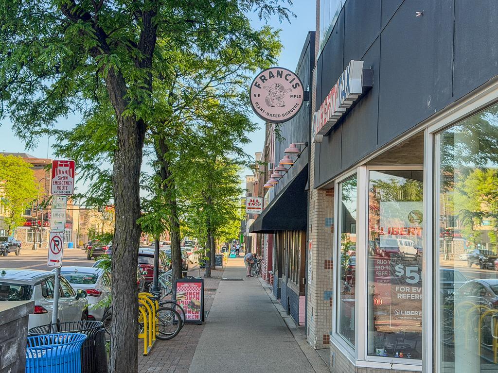 1117 26th Ave NE-46.jpg