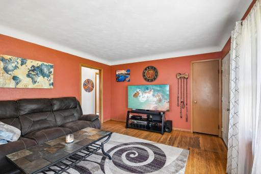 11-web-or-mls-Livingston Ave-S2805-011.jpg