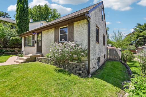 7-web-or-mls-Livingston Ave-S2805-007.jpg