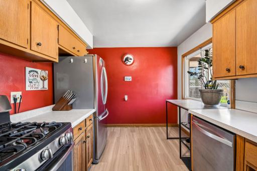 15-web-or-mls-Livingston Ave-S2805-015.jpg