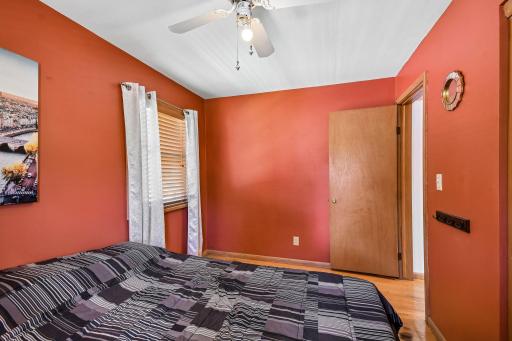18-web-or-mls-Livingston Ave-S2805-018.jpg