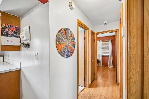 22-web-or-mls-Livingston Ave-S2805-022.jpg