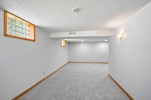 31-web-or-mls-Livingston Ave-S2805-031.jpg