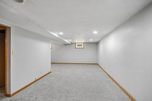 29-web-or-mls-Livingston Ave-S2805-029.jpg