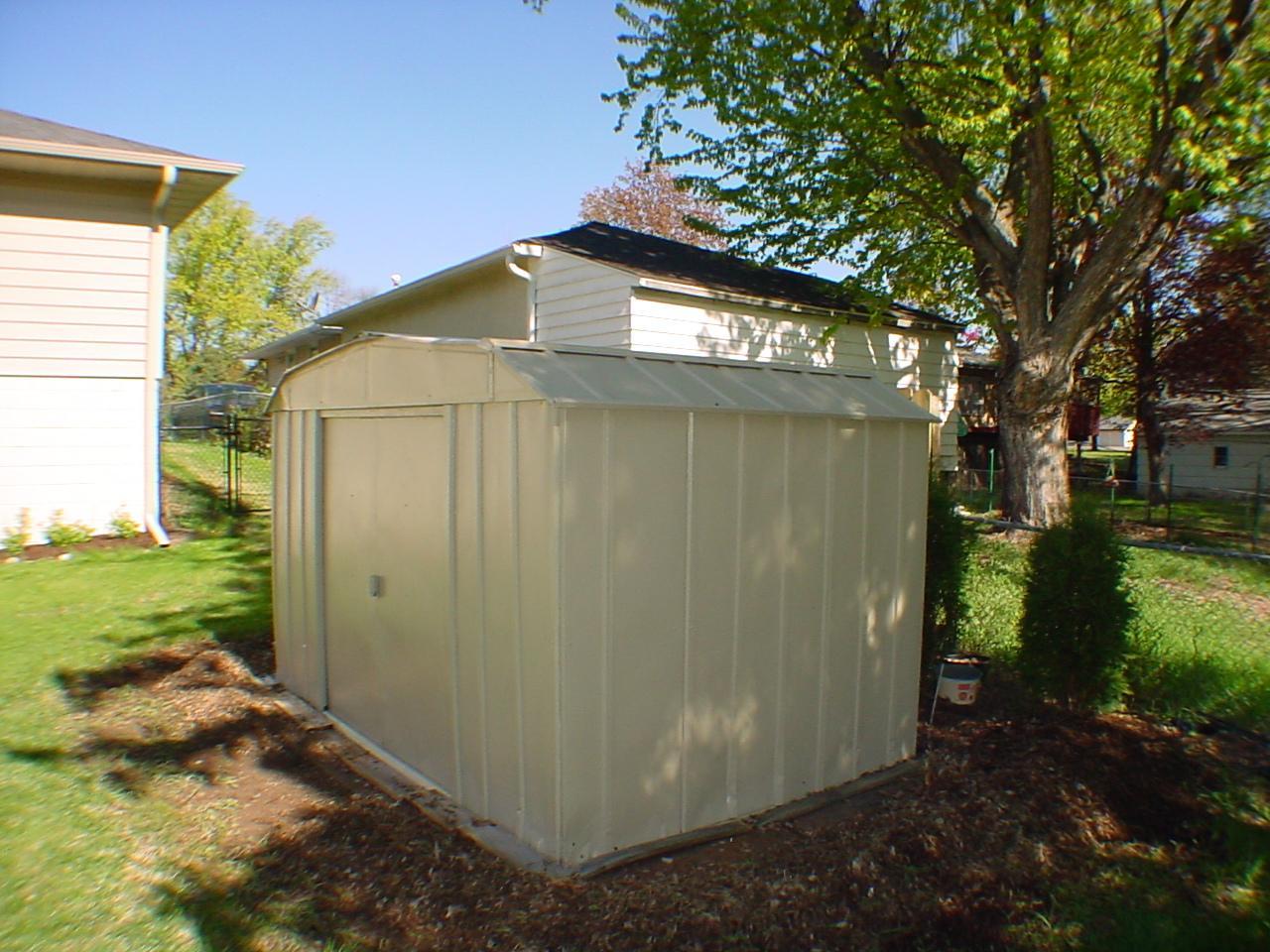 Storage shed, 10 x 6'6, renewed and in good shape.