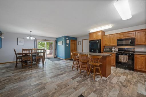 Kitchen/ Dining