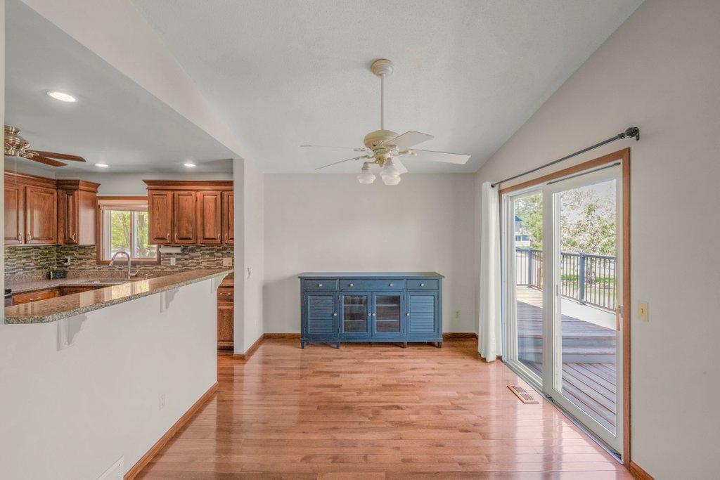 Dining area.JPG