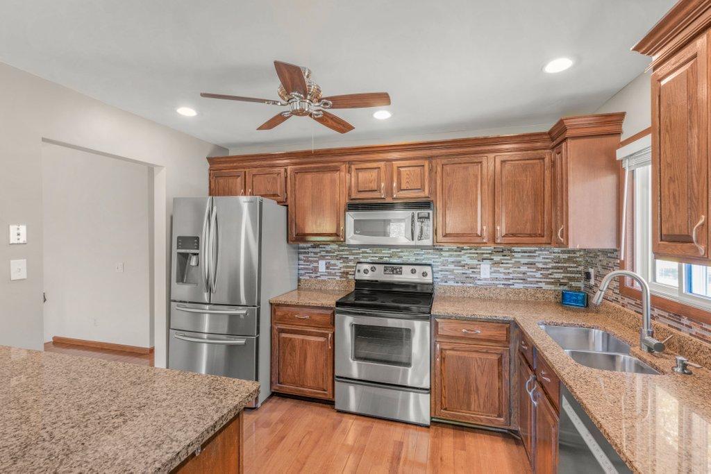 Kitchen backsplash.JPG
