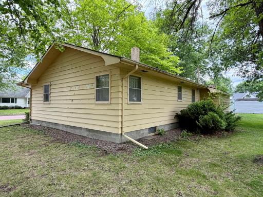 137 2nd Street E, Tracy, MN 56175