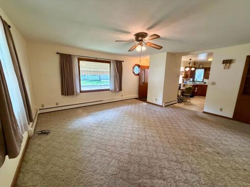 137 2nd Street E, Tracy, MN 56175