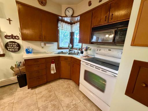 137 2nd Street E, Tracy, MN 56175