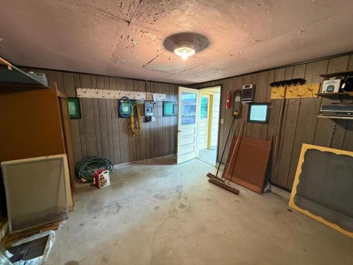 137 2nd Street E, Tracy, MN 56175