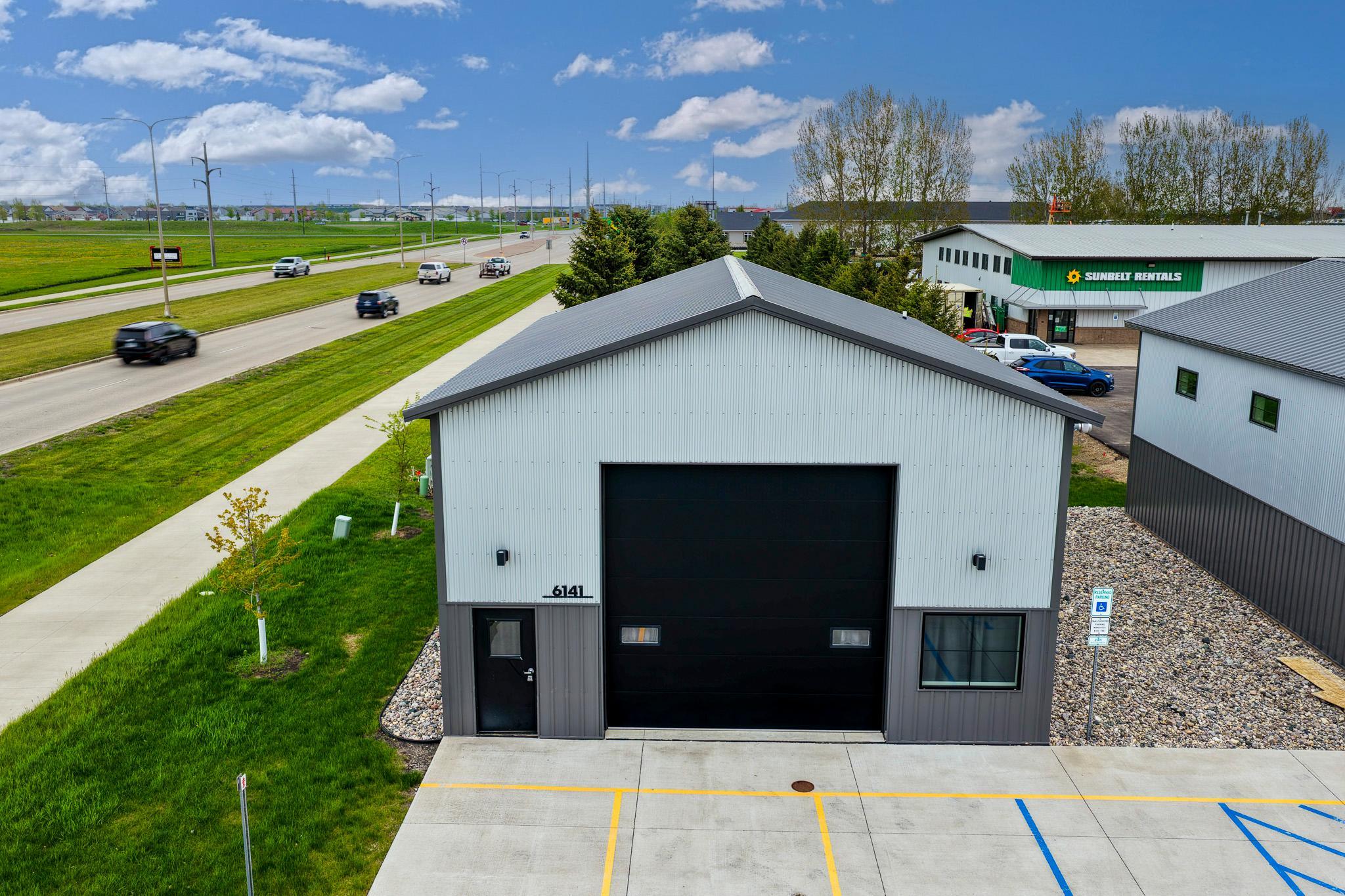 6141 53rd Ave S Fargo, ND-2.jpg