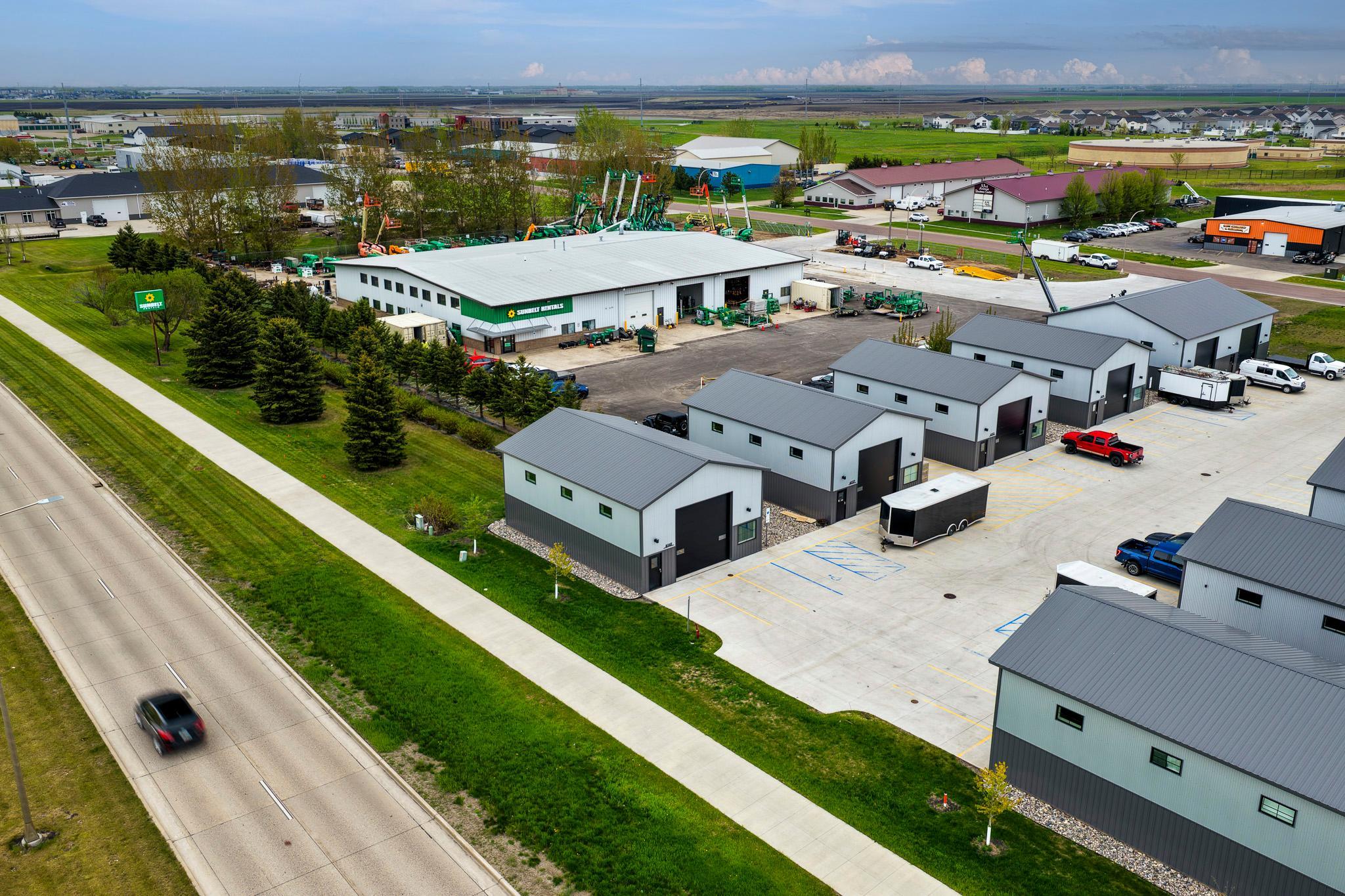 6141 53rd Ave S Fargo, ND-8.jpg
