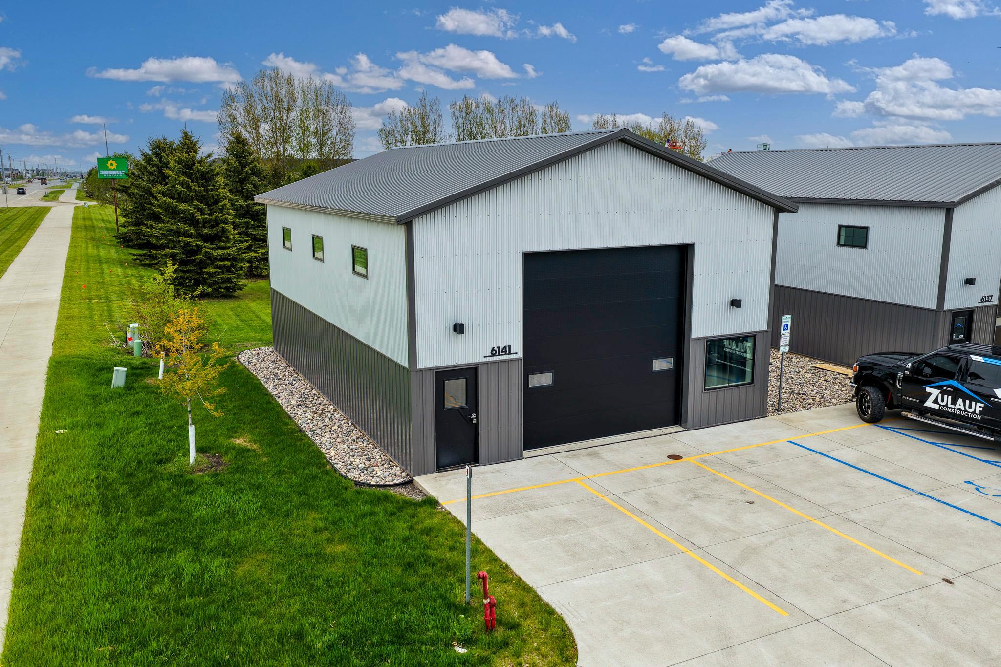 6141 53rd Ave S Fargo, ND-12.jpg