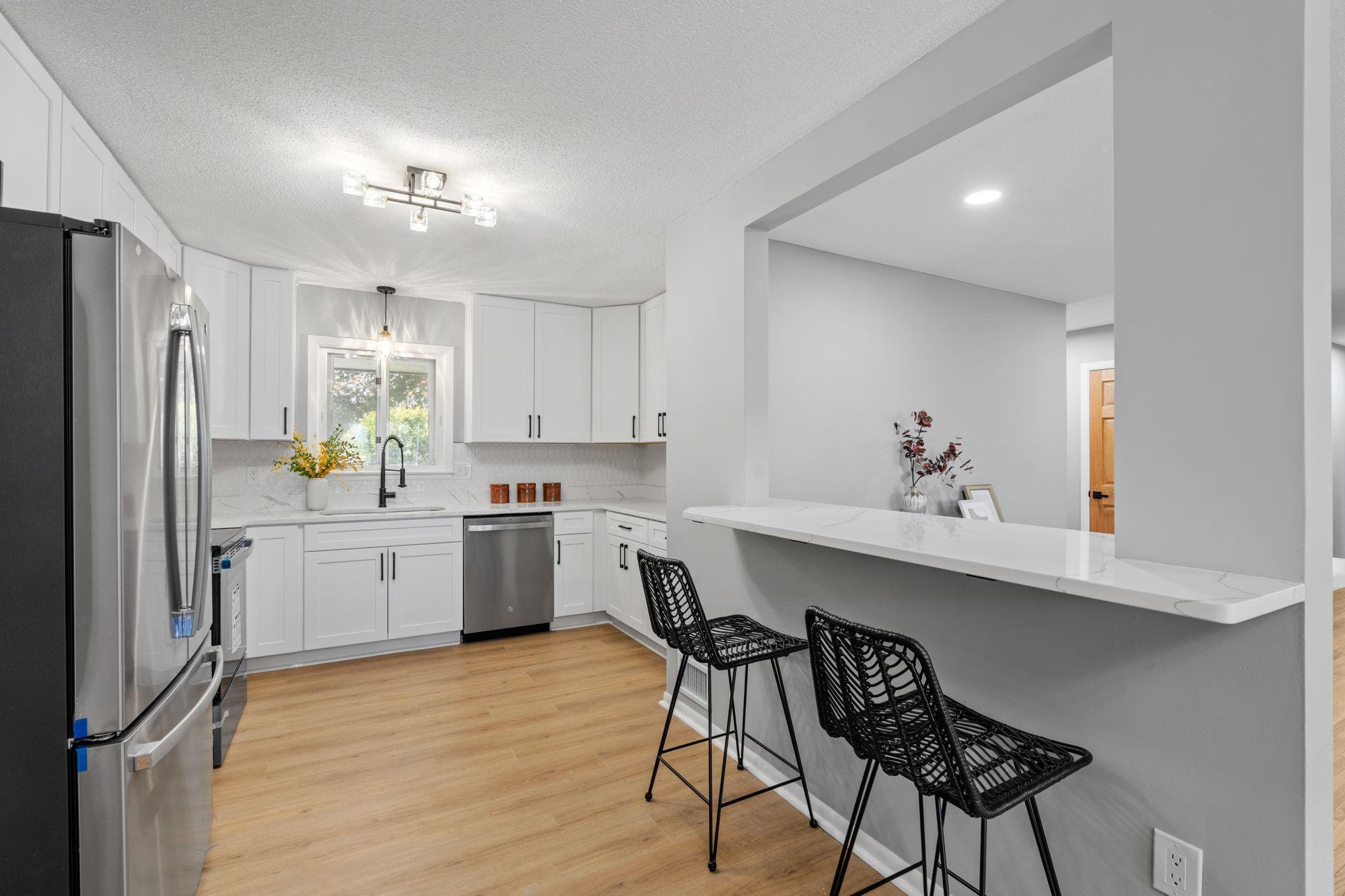 26-web-or-mls-3501 W 103rd St-26.jpg