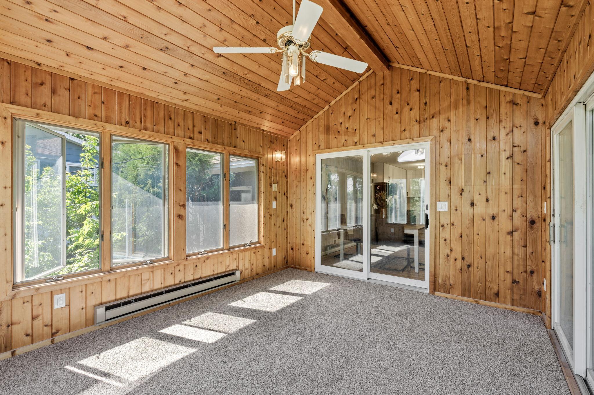 16-web-or-mls-3501 W 103rd St-16.jpg