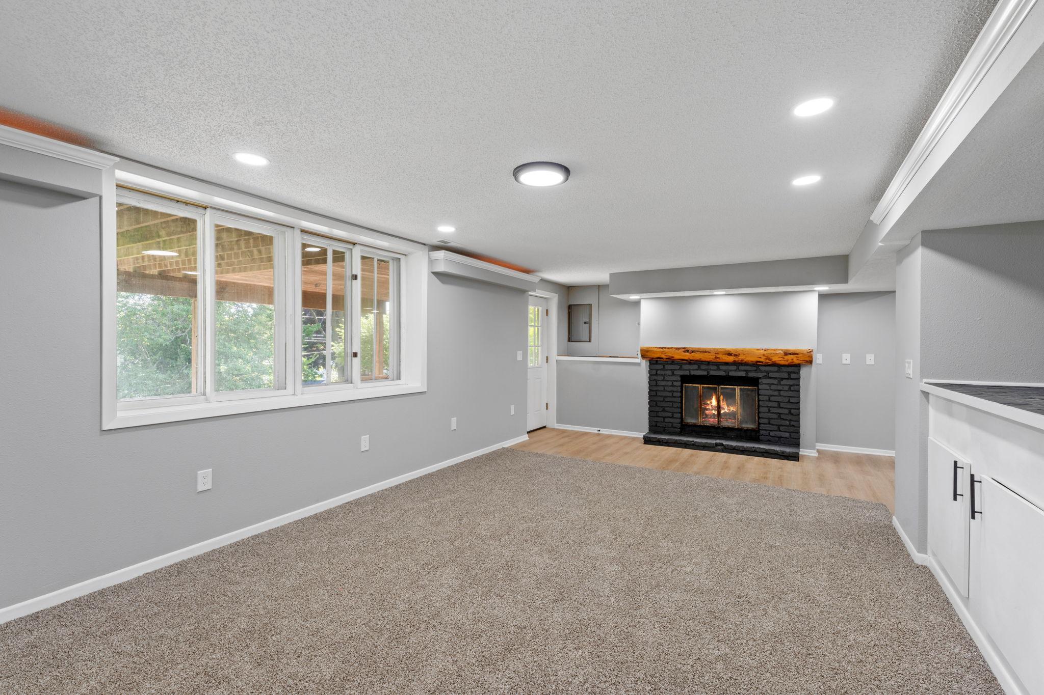 48-web-or-mls-3501 W 103rd St-48.jpg