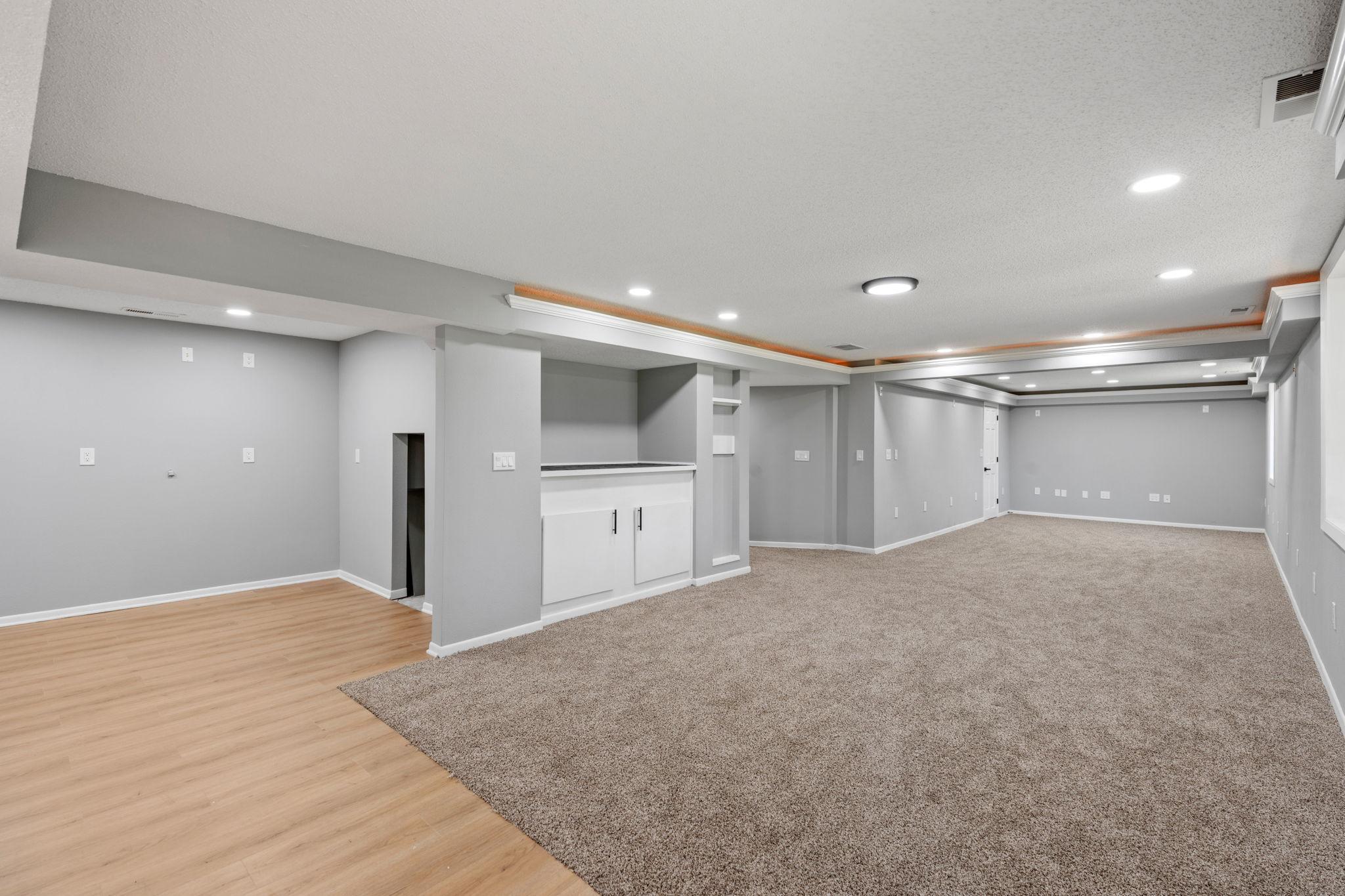 49-web-or-mls-3501 W 103rd St-49.jpg