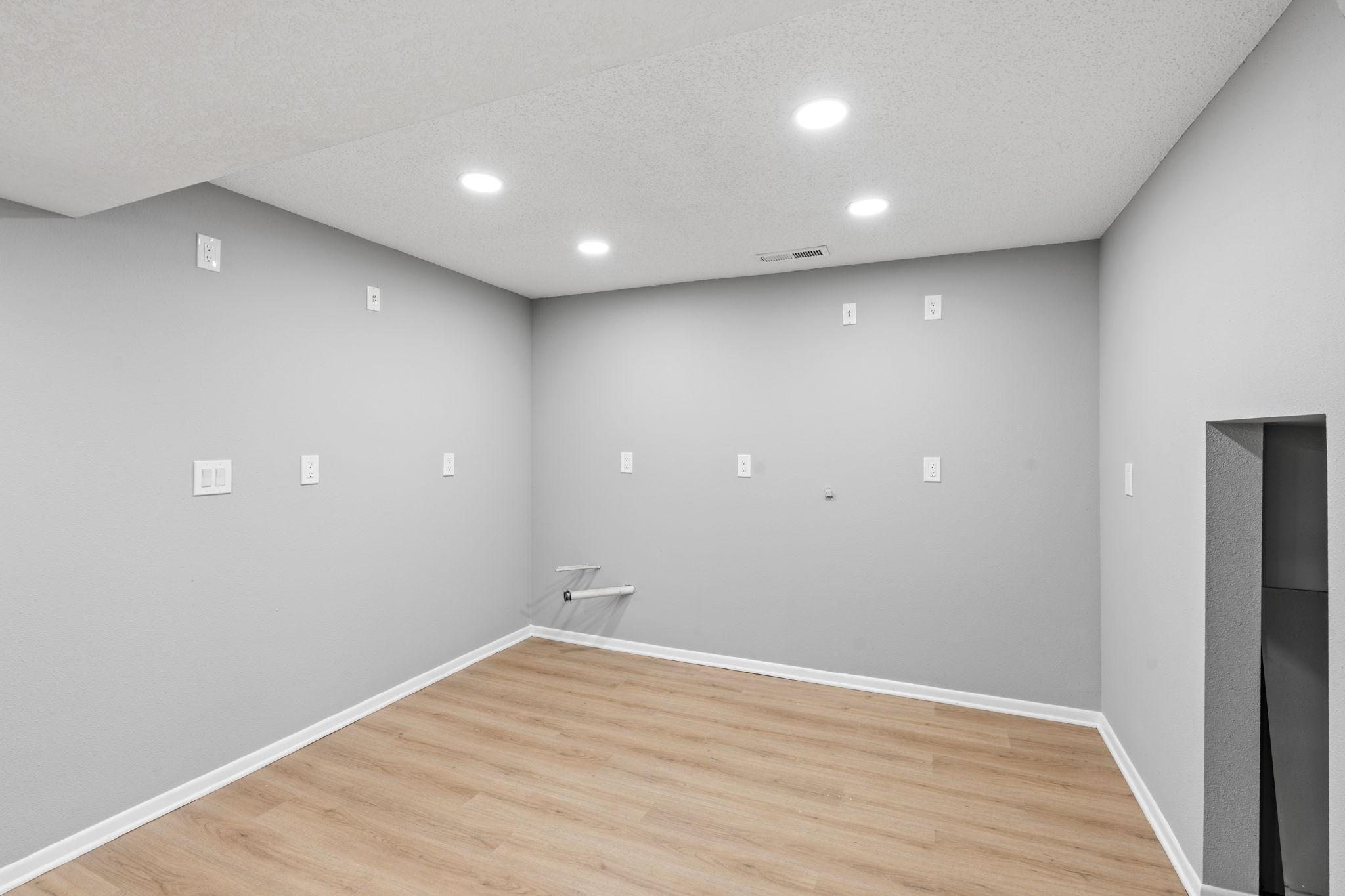 51-web-or-mls-3501 W 103rd St-51.jpg
