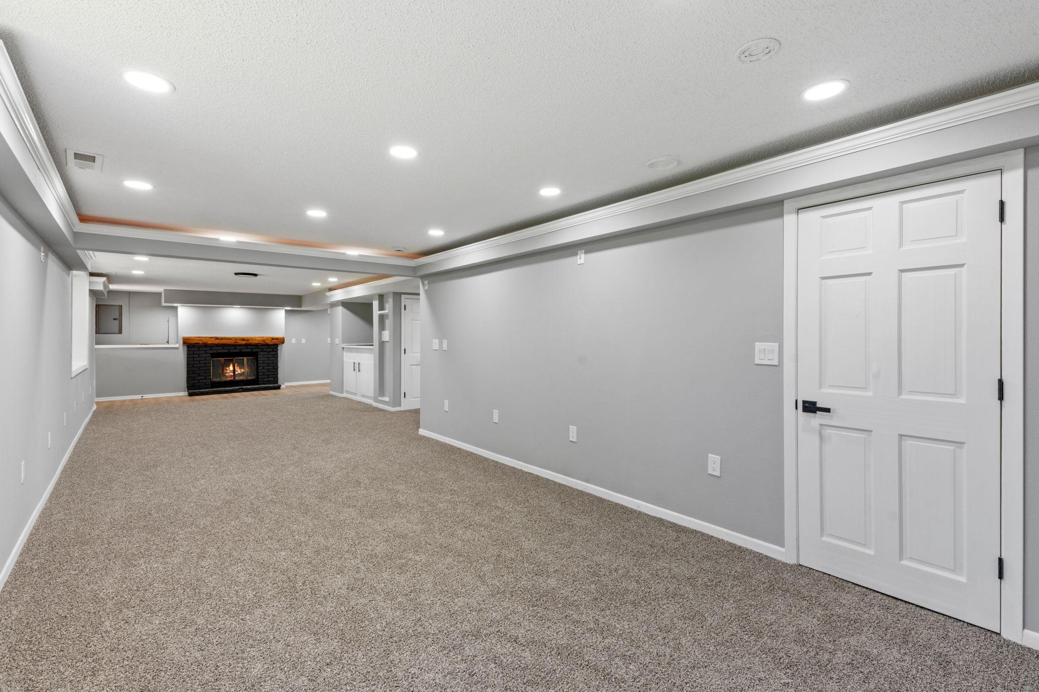 45-web-or-mls-3501 W 103rd St-45.jpg
