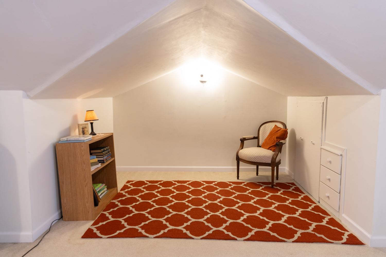 Upper level Office or Play Area nook