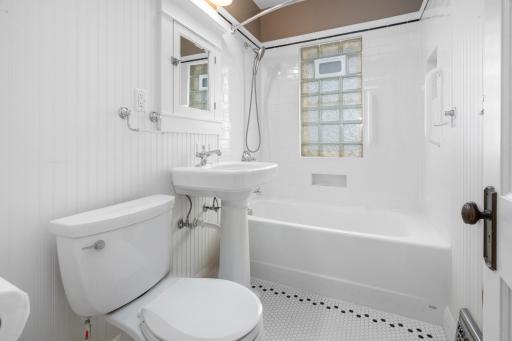 20260522_4028_21stAveS_Minneapolis_Interior_6.jpg
