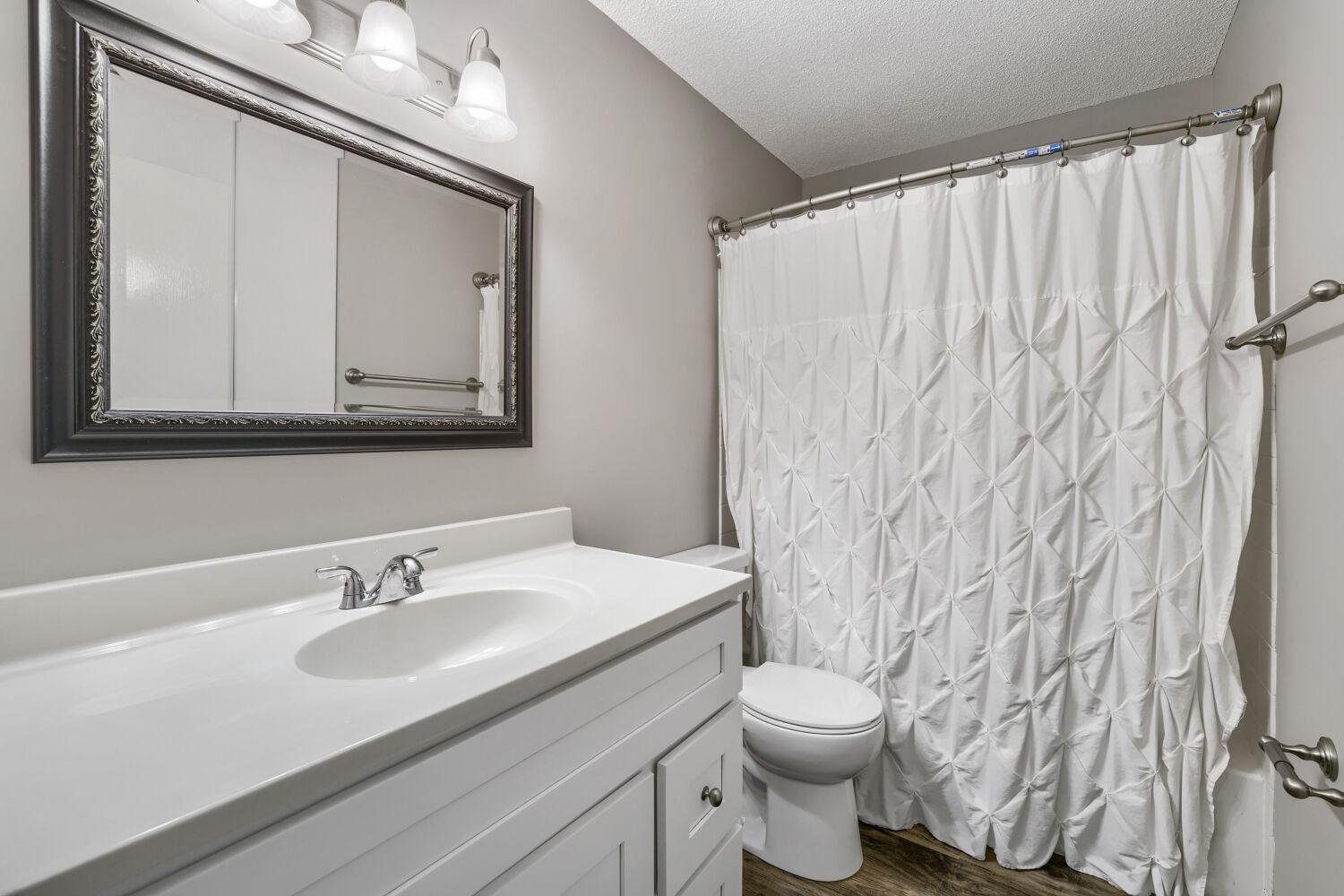 6387 St John's Dr - Web Quality - 029 - 21 Primary Bathroom.jpg