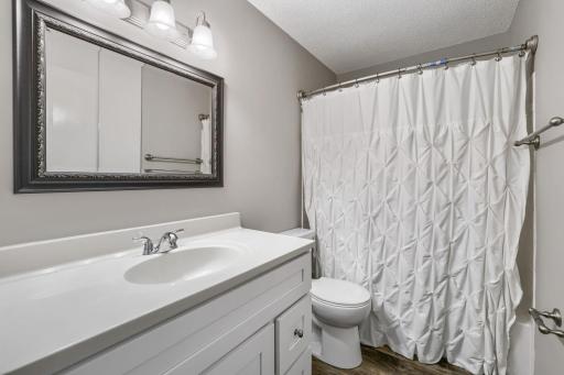 6387 St John's Dr - Web Quality - 029 - 21 Primary Bathroom.jpg