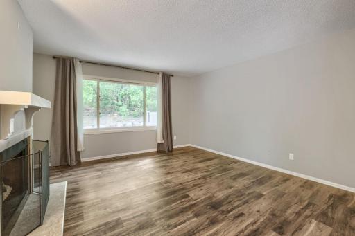 6387 St John's Dr - Web Quality - 017 - 09 Living Room.jpg